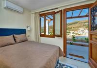 Hermes Suites Batsíon Exteriör bild